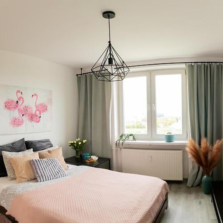 Piotrapartments - Daleka Cozy Train&Airport Apartment ワルシャワ エクステリア 写真