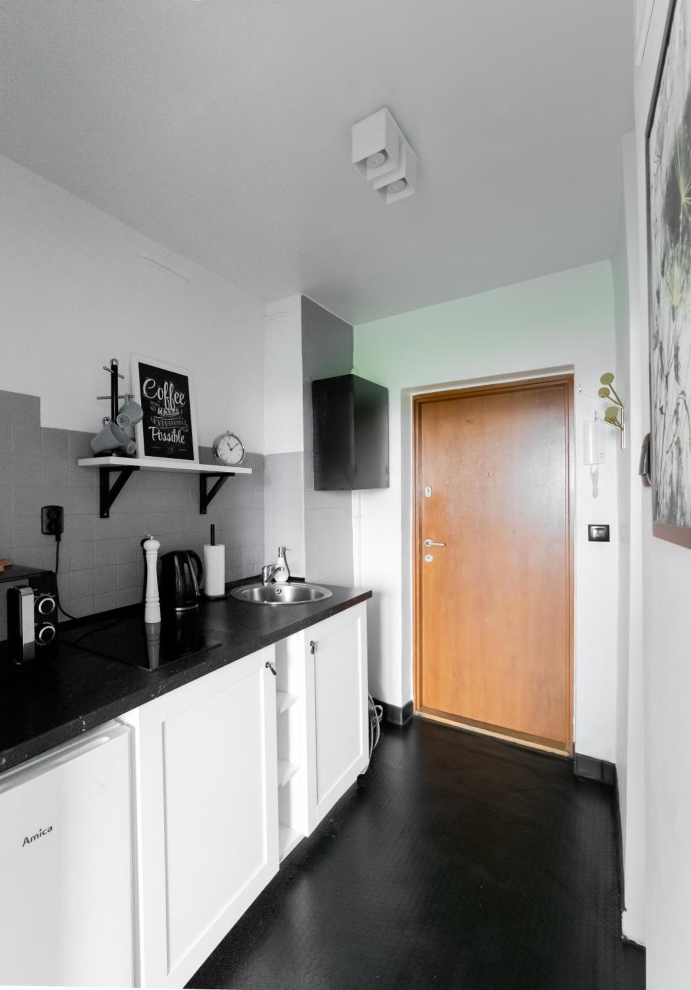 Piotrapartments - Daleka Cozy Train&Airport Apartment ワルシャワ エクステリア 写真