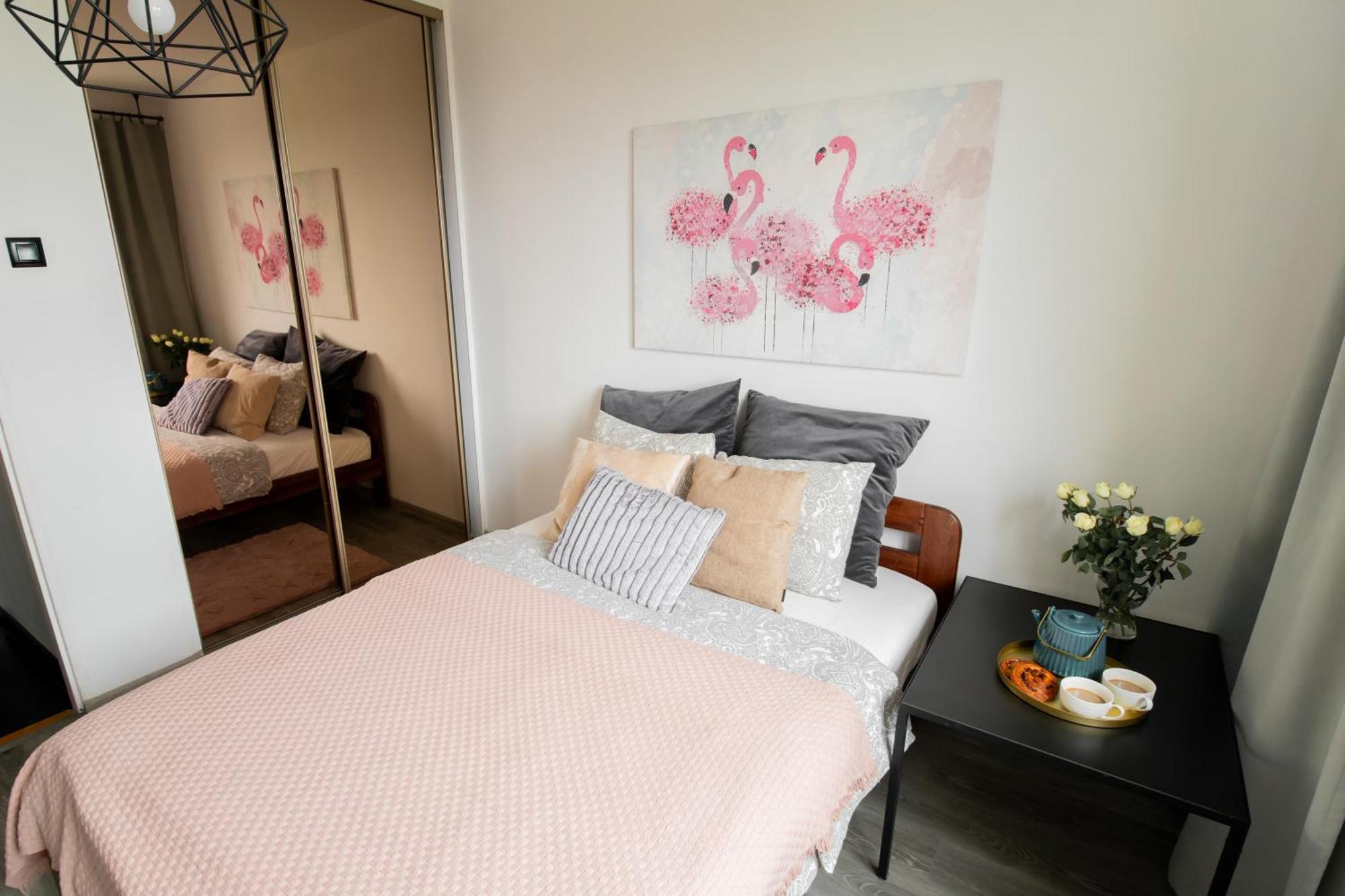 Piotrapartments - Daleka Cozy Train&Airport Apartment ワルシャワ エクステリア 写真