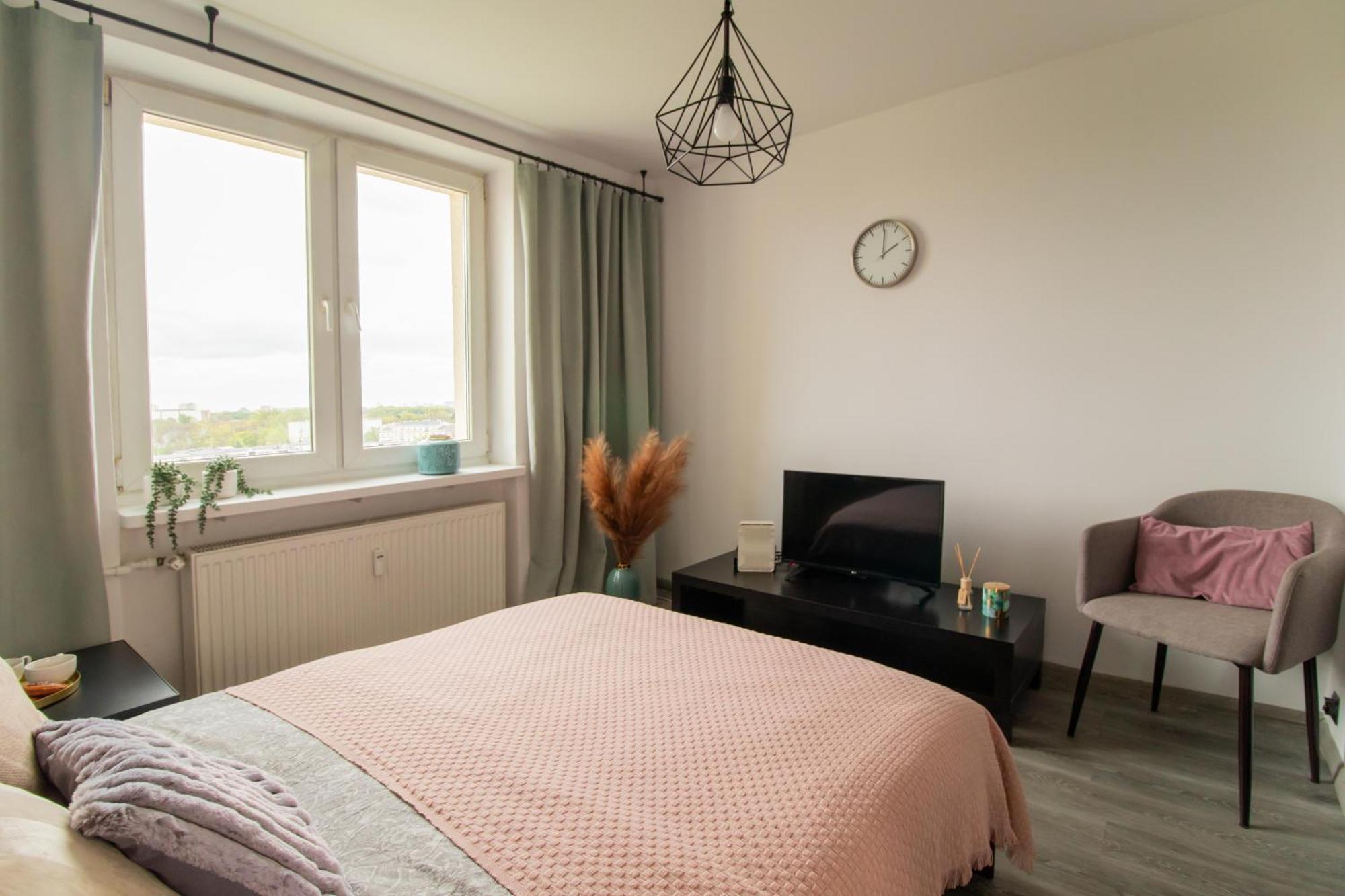 Piotrapartments - Daleka Cozy Train&Airport Apartment ワルシャワ エクステリア 写真