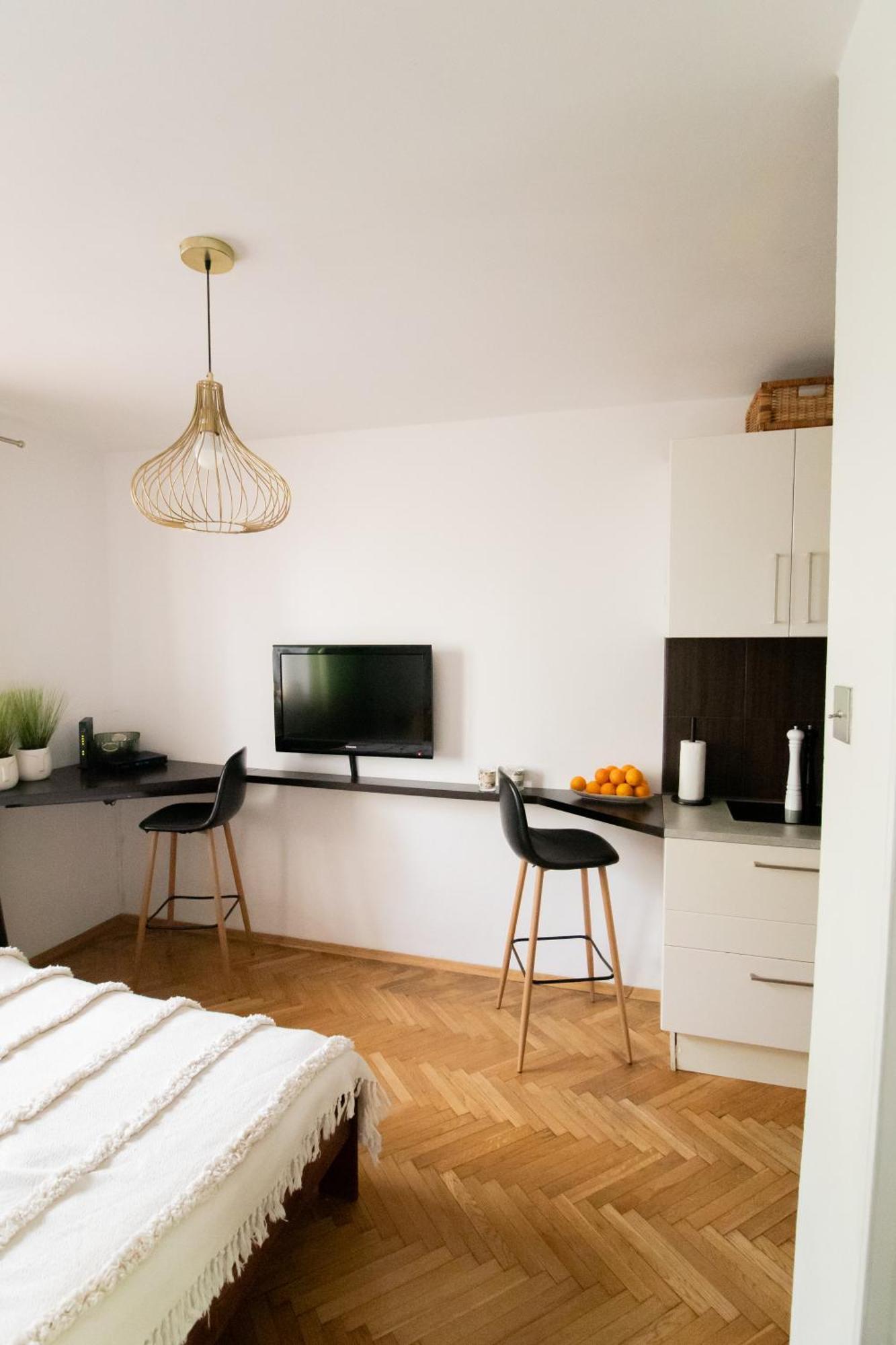Piotrapartments - Daleka Cozy Train&Airport Apartment ワルシャワ エクステリア 写真