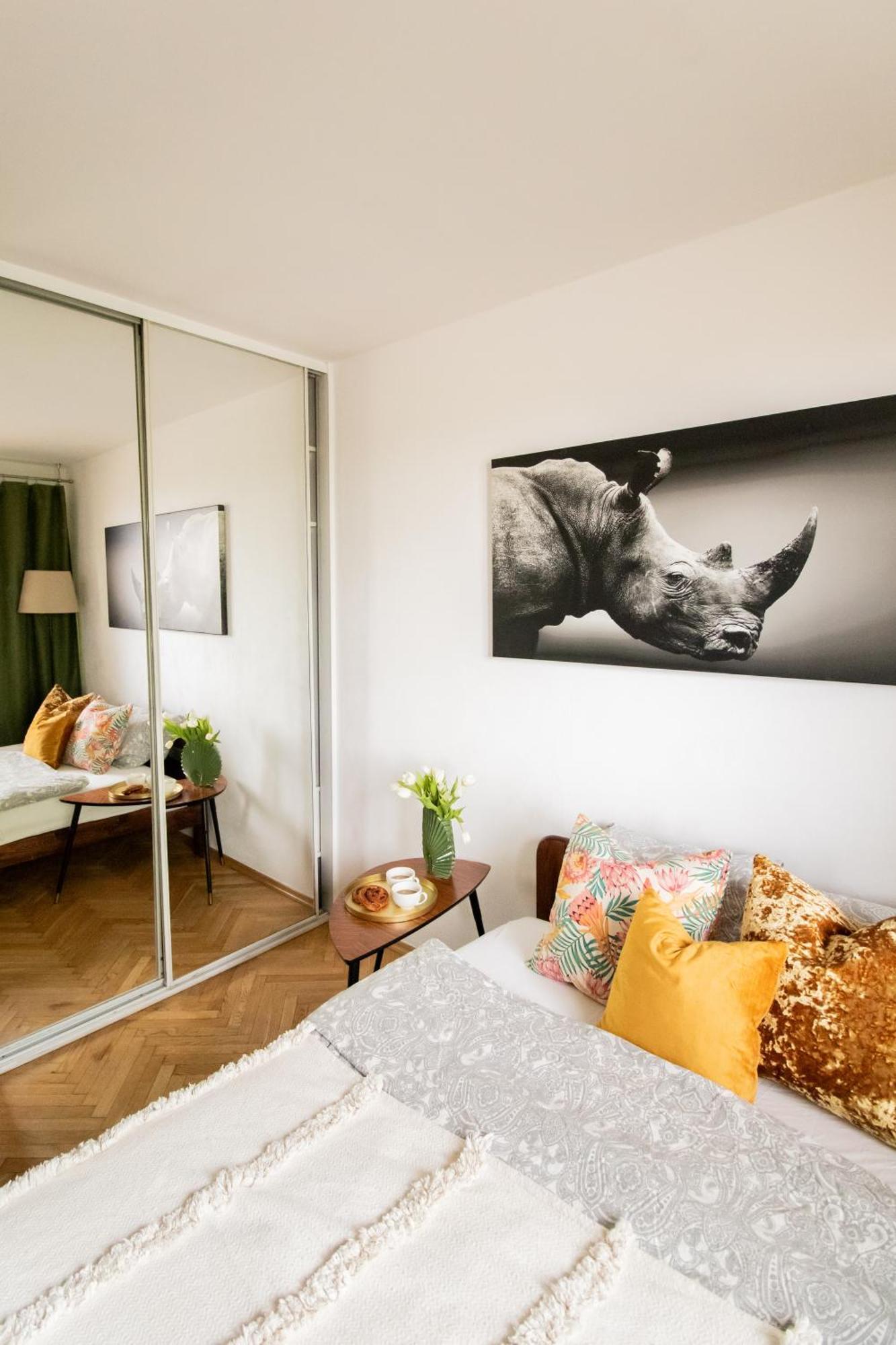 Piotrapartments - Daleka Cozy Train&Airport Apartment ワルシャワ エクステリア 写真