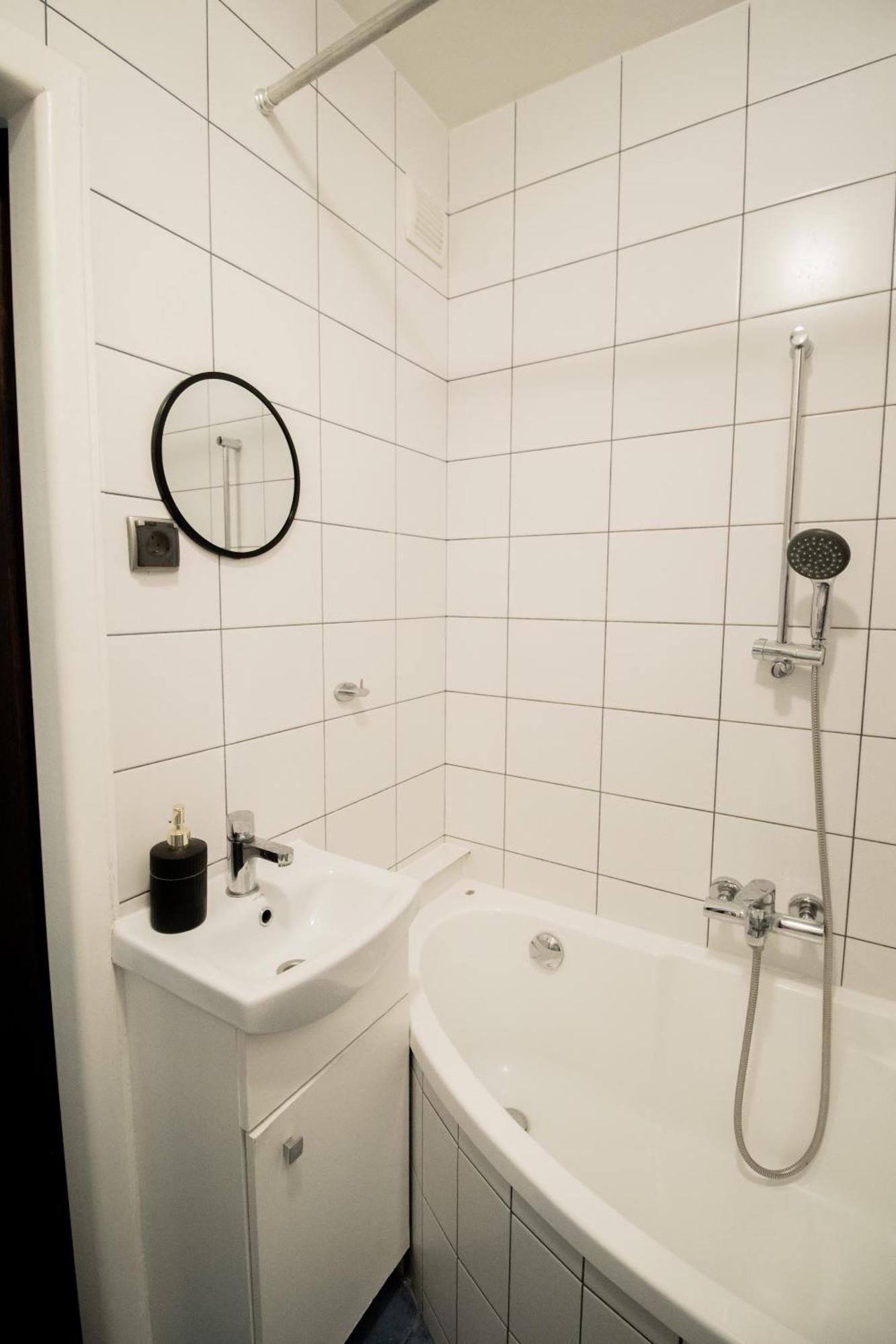 Piotrapartments - Daleka Cozy Train&Airport Apartment ワルシャワ エクステリア 写真